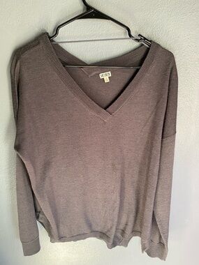 14th & Union V‑Neck Pullover Sweater in Mauve-Taupe